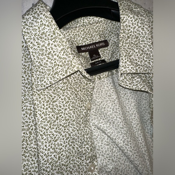 Extra Large Michael kors patterned short sleeved button down - Picture 3 of 3